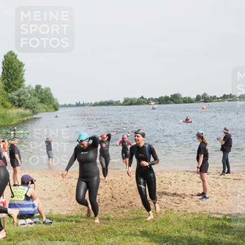 21.06.2025 - 27. Vierlanden-Triathlon MichiJ http://msf.ph/oto/8012639 15.06.2026 10:14:58 Schwimmen 476, 521, 525, 528, 570, 592, 593, 605, 608, 1397 meine-sportfotos.de