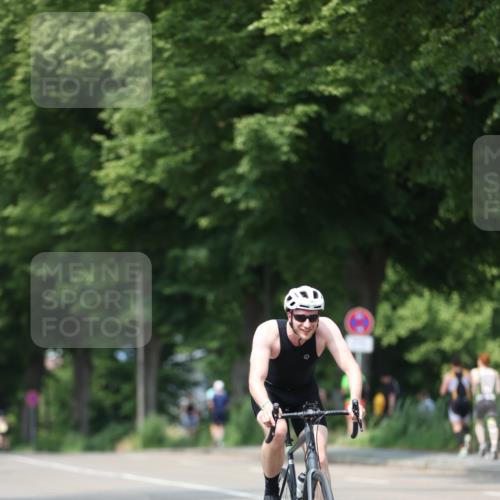 15.06.2025 - 7 Türme Triathlon Yannick Fuchs http://msf.ph/oto/8012645 15.06.2025 13:27:21 Radfahren 653, 772, 1011 meine-sportfotos.de