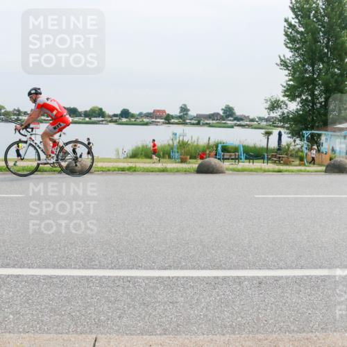 15.06.2025 - 27. Vierlanden-Triathlon H.Heesch http://msf.ph/oto/8012648 15.06.2025 11:07:24 Radfahren 11, 162 meine-sportfotos.de