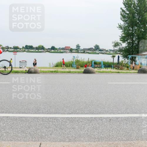 15.06.2025 - 27. Vierlanden-Triathlon H.Heesch http://msf.ph/oto/8012663 15.06.2025 11:07:24 Radfahren 11, 162 meine-sportfotos.de