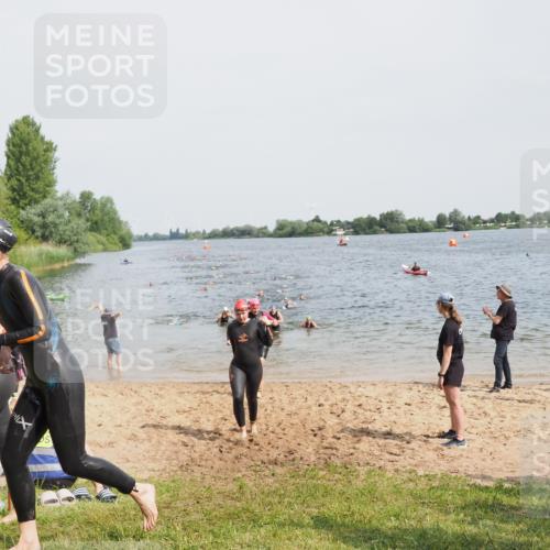 21.06.2025 - 27. Vierlanden-Triathlon MichiJ http://msf.ph/oto/8012680 15.06.2026 10:15:00 Schwimmen 476, 521, 525, 528, 570, 592, 593, 597, 605, 1397 meine-sportfotos.de