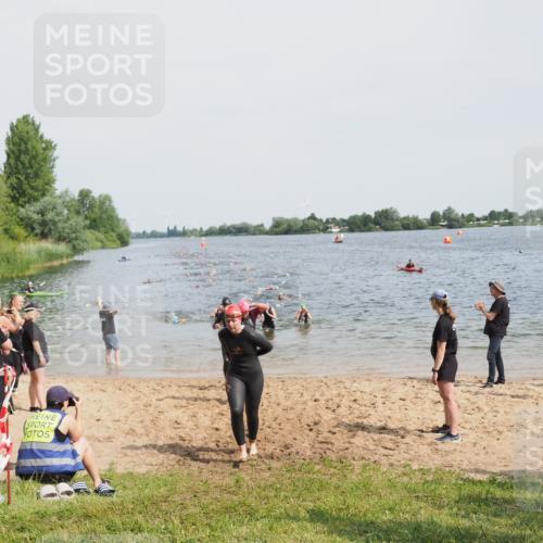 21.06.2025 - 27. Vierlanden-Triathlon MichiJ http://msf.ph/oto/8012696 15.06.2026 10:15:00 Schwimmen 476, 521, 525, 528, 570, 592, 593, 597, 605, 1397 meine-sportfotos.de