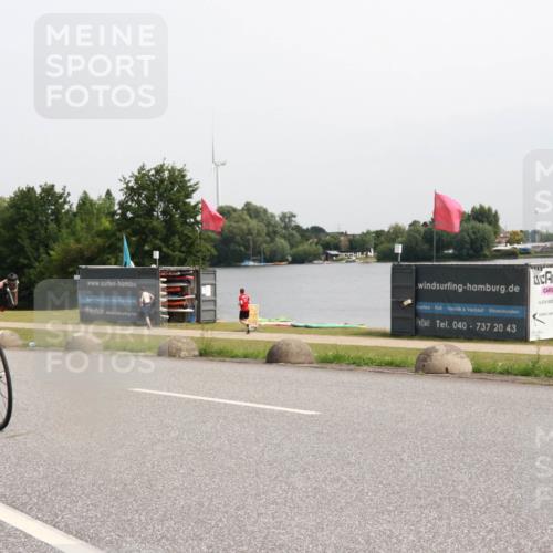 15.06.2025 - 27. Vierlanden-Triathlon H.Heesch http://msf.ph/oto/8012718 15.06.2025 11:08:40 Radfahren 163, 495, 581, 722 meine-sportfotos.de