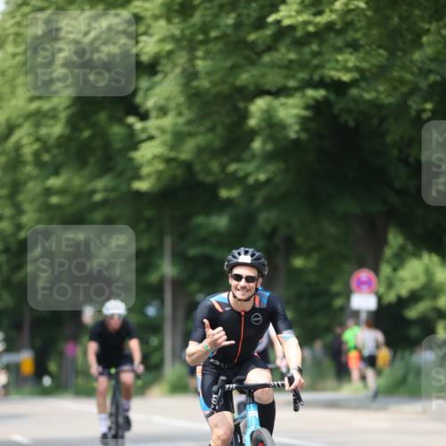 15.06.2025 - 7 Türme Triathlon Yannick Fuchs http://msf.ph/oto/8012724 15.06.2025 13:27:24 Radfahren 653, 1011 meine-sportfotos.de