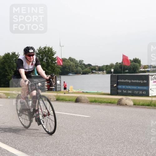 15.06.2025 - 27. Vierlanden-Triathlon H.Heesch http://msf.ph/oto/8012727 15.06.2025 11:08:41 Radfahren 163, 495, 581, 619 meine-sportfotos.de