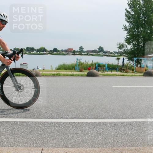 15.06.2025 - 27. Vierlanden-Triathlon H.Heesch http://msf.ph/oto/8012822 15.06.2025 11:08:07 Radfahren 111, 200 meine-sportfotos.de