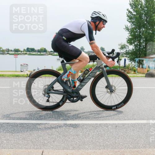 15.06.2025 - 27. Vierlanden-Triathlon H.Heesch http://msf.ph/oto/8012831 15.06.2025 11:08:07 Radfahren 111, 200 meine-sportfotos.de