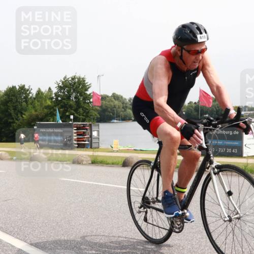 15.06.2025 - 27. Vierlanden-Triathlon H.Heesch http://msf.ph/oto/8012851 15.06.2025 11:08:44 Radfahren 163, 495, 581, 619 meine-sportfotos.de