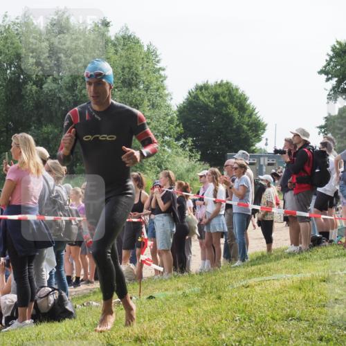 15.06.2025 - 27. Vierlanden-Triathlon KatJ http://msf.ph/oto/8012852 15.06.2025 10:14:28 Schwimmen 482, 565, 618 meine-sportfotos.de