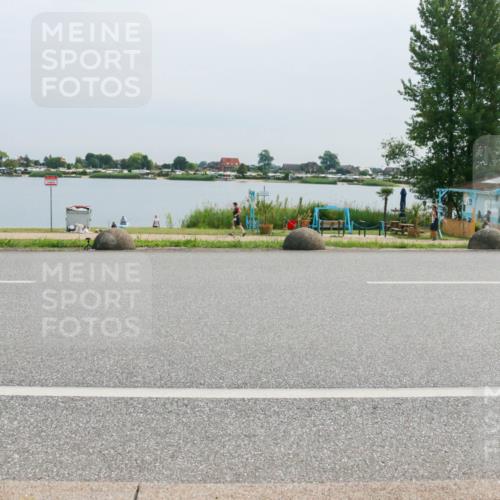 15.06.2025 - 27. Vierlanden-Triathlon H.Heesch http://msf.ph/oto/8012853 15.06.2025 11:08:16 Radfahren 191, 295, 743 meine-sportfotos.de