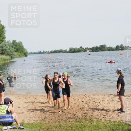 21.06.2025 - 27. Vierlanden-Triathlon MichiJ http://msf.ph/oto/8012866 15.06.2026 10:15:10 Schwimmen 480, 507, 528, 555, 587, 597, 635 meine-sportfotos.de