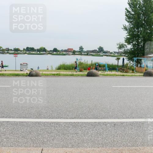 15.06.2025 - 27. Vierlanden-Triathlon H.Heesch http://msf.ph/oto/8012879 15.06.2025 11:08:20 Radfahren 191, 295, 743 meine-sportfotos.de