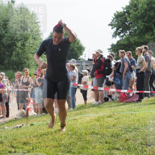 15.06.2025 - 27. Vierlanden-Triathlon KatJ http://msf.ph/oto/8012916 15.06.2025 10:14:32 Schwimmen 482, 565, 615, 618 meine-sportfotos.de