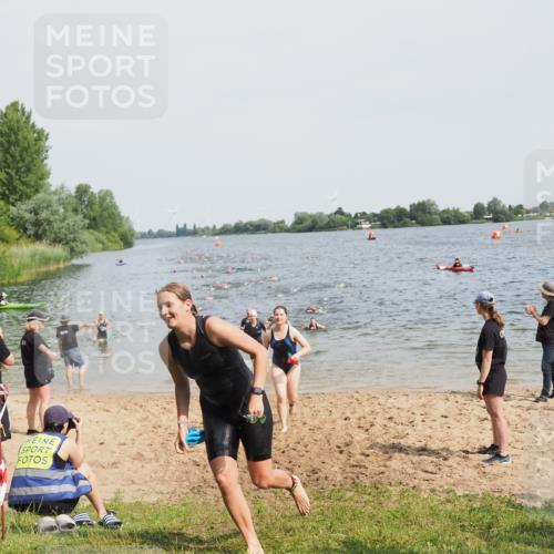 21.06.2025 - 27. Vierlanden-Triathlon MichiJ http://msf.ph/oto/8012986 15.06.2026 10:15:12 Schwimmen 480, 507, 555, 587, 597, 635 meine-sportfotos.de