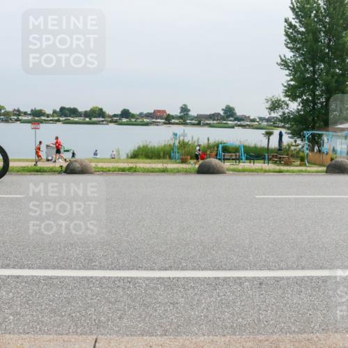 15.06.2025 - 27. Vierlanden-Triathlon H.Heesch http://msf.ph/oto/8013006 15.06.2025 11:08:30 Radfahren 722, 727, 738 meine-sportfotos.de