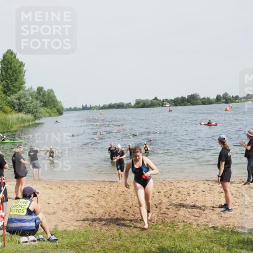 21.06.2025 - 27. Vierlanden-Triathlon MichiJ http://msf.ph/oto/8013072 15.06.2026 10:15:14 Schwimmen 480, 507, 555, 579, 587, 597, 635 meine-sportfotos.de