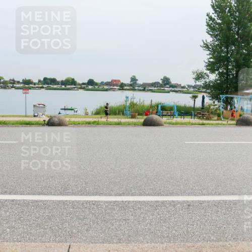 15.06.2025 - 27. Vierlanden-Triathlon H.Heesch http://msf.ph/oto/8013074 15.06.2025 11:08:36 Radfahren 163, 495, 581, 722, 727 meine-sportfotos.de