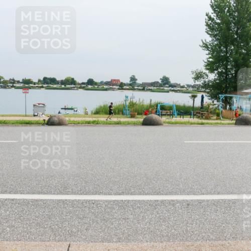 15.06.2025 - 27. Vierlanden-Triathlon H.Heesch http://msf.ph/oto/8013085 15.06.2025 11:08:36 Radfahren 163, 495, 581, 722, 727 meine-sportfotos.de