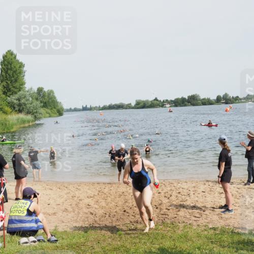 21.06.2025 - 27. Vierlanden-Triathlon MichiJ http://msf.ph/oto/8013091 15.06.2026 10:15:14 Schwimmen 480, 507, 555, 579, 587, 597, 635 meine-sportfotos.de