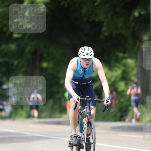 15.06.2025 - 7 Türme Triathlon Yannick Fuchs http://msf.ph/oto/8013107 15.06.2025 13:27:39 Radfahren 331, 568, 723, 978 meine-sportfotos.de