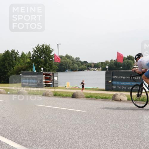 15.06.2025 - 27. Vierlanden-Triathlon H.Heesch http://msf.ph/oto/8013112 15.06.2025 11:08:51 Radfahren  meine-sportfotos.de