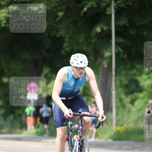 15.06.2025 - 7 Türme Triathlon Yannick Fuchs http://msf.ph/oto/8013117 15.06.2025 13:27:39 Radfahren 331, 568, 723, 978 meine-sportfotos.de
