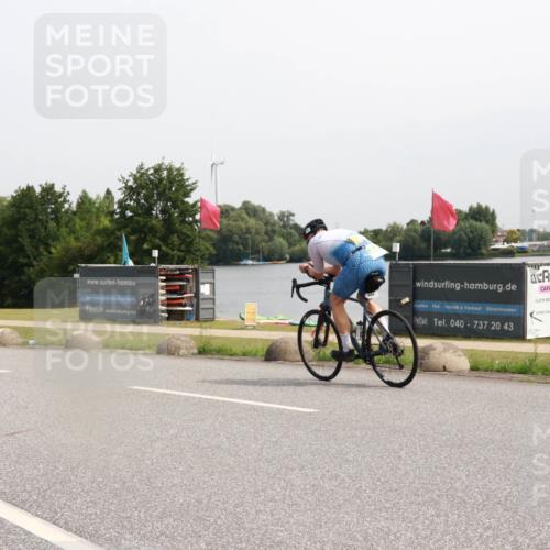 15.06.2025 - 27. Vierlanden-Triathlon H.Heesch http://msf.ph/oto/8013120 15.06.2025 11:08:51 Radfahren  meine-sportfotos.de