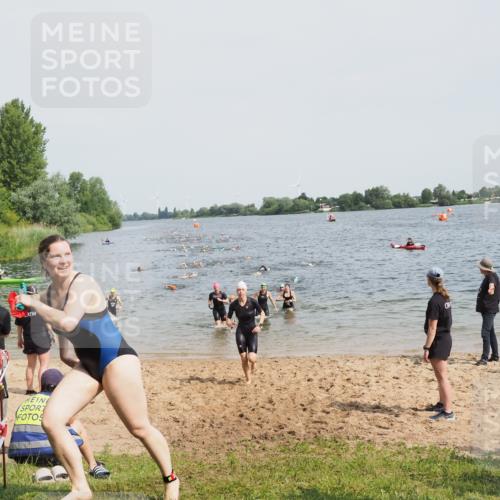 21.06.2025 - 27. Vierlanden-Triathlon MichiJ http://msf.ph/oto/8013122 15.06.2026 10:15:15 Schwimmen 480, 507, 542, 555, 579, 587, 597, 613, 635 meine-sportfotos.de