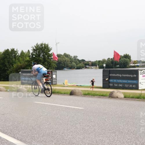 15.06.2025 - 27. Vierlanden-Triathlon H.Heesch http://msf.ph/oto/8013129 15.06.2025 11:08:51 Radfahren  meine-sportfotos.de