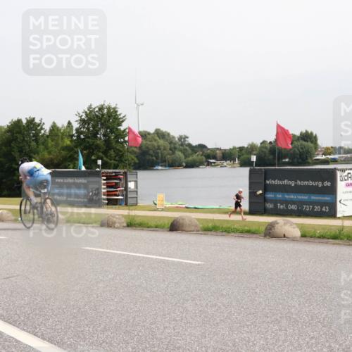 15.06.2025 - 27. Vierlanden-Triathlon H.Heesch http://msf.ph/oto/8013136 15.06.2025 11:08:52 Radfahren 643 meine-sportfotos.de