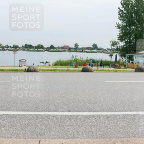 15.06.2025 - 27. Vierlanden-Triathlon H.Heesch http://msf.ph/oto/8013166 15.06.2025 11:08:38 Radfahren 163, 495, 581, 722 meine-sportfotos.de