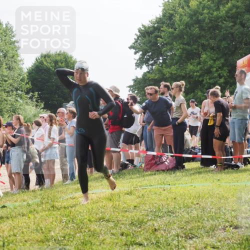 15.06.2025 - 27. Vierlanden-Triathlon KatJ http://msf.ph/oto/8013181 15.06.2025 10:14:43 Schwimmen 546, 559, 609, 615 meine-sportfotos.de
