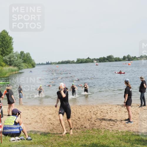 21.06.2025 - 27. Vierlanden-Triathlon MichiJ http://msf.ph/oto/8013184 15.06.2026 10:15:17 Schwimmen 480, 507, 542, 555, 579, 587, 613, 631, 635 meine-sportfotos.de