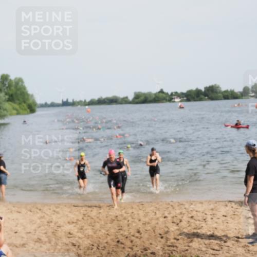 21.06.2025 - 27. Vierlanden-Triathlon MichiJ http://msf.ph/oto/8013222 15.06.2026 10:15:19 Schwimmen 480, 507, 542, 555, 579, 613, 631 meine-sportfotos.de