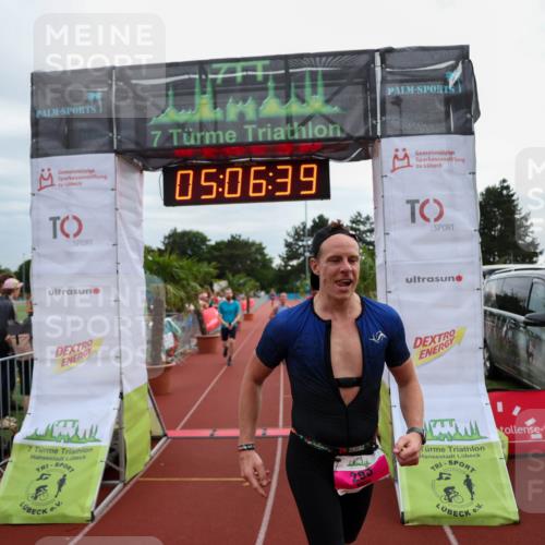 15.06.2025 - 7 Türme Triathlon Michael Strokosch http://msf.ph/oto/8013231 15.06.2025 15:06:38 Ziel 293, 369, 563 meine-sportfotos.de