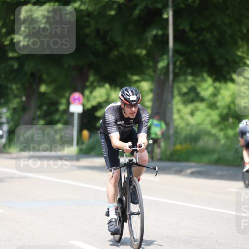 15.06.2025 - 7 Türme Triathlon Yannick Fuchs http://msf.ph/oto/8013239 15.06.2025 12:47:20 Radfahren 256, 291 meine-sportfotos.de