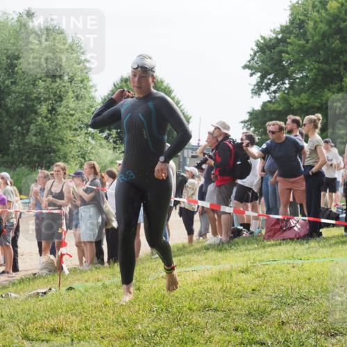 15.06.2025 - 27. Vierlanden-Triathlon KatJ http://msf.ph/oto/8013245 15.06.2025 10:14:44 Schwimmen 546, 559, 609, 615 meine-sportfotos.de