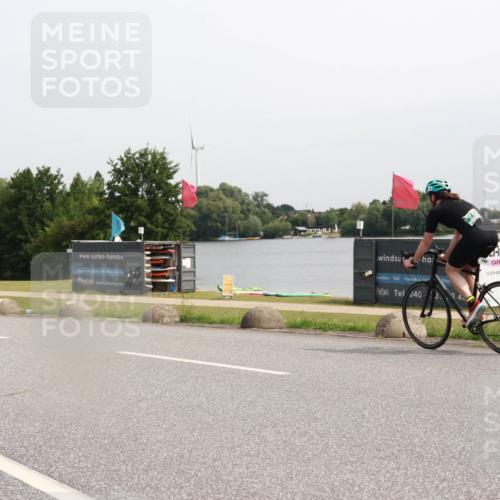 15.06.2025 - 27. Vierlanden-Triathlon H.Heesch http://msf.ph/oto/8013247 15.06.2025 11:08:55 Radfahren 516, 643 meine-sportfotos.de