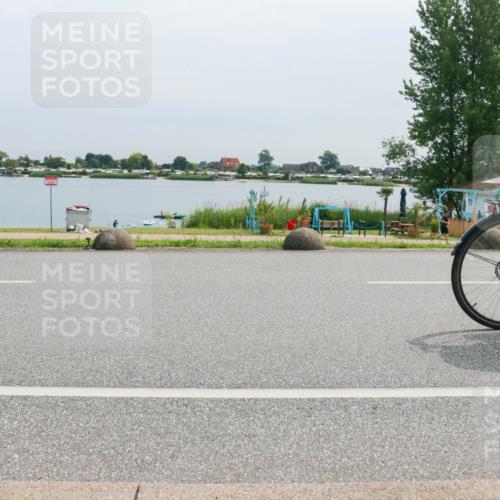 15.06.2025 - 27. Vierlanden-Triathlon H.Heesch http://msf.ph/oto/8013263 15.06.2025 11:08:40 Radfahren 163, 495, 581, 619 meine-sportfotos.de