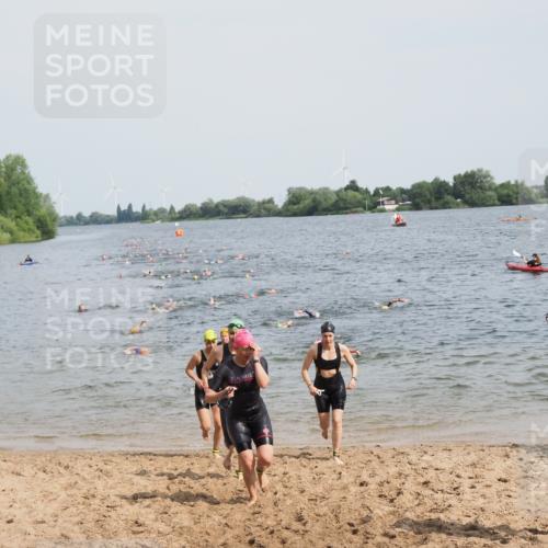 21.06.2025 - 27. Vierlanden-Triathlon MichiJ http://msf.ph/oto/8013274 15.06.2026 10:15:21 Schwimmen 507, 542, 554, 555, 579, 613, 631 meine-sportfotos.de