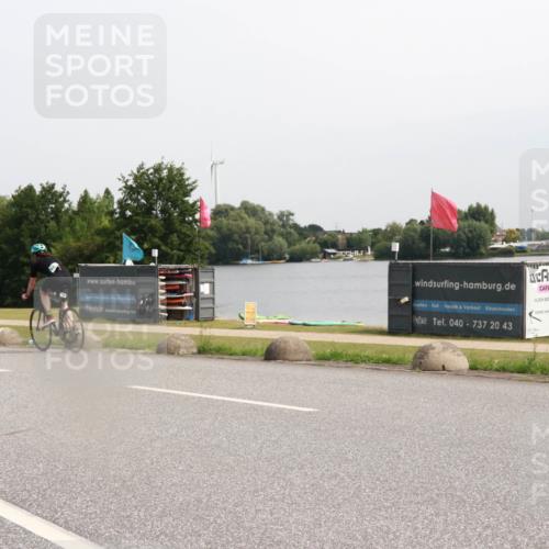 15.06.2025 - 27. Vierlanden-Triathlon H.Heesch http://msf.ph/oto/8013295 15.06.2025 11:08:56 Radfahren 516, 643, 769 meine-sportfotos.de