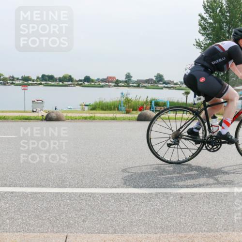 15.06.2025 - 27. Vierlanden-Triathlon H.Heesch http://msf.ph/oto/8013357 15.06.2025 11:08:41 Radfahren 163, 495, 581, 619 meine-sportfotos.de