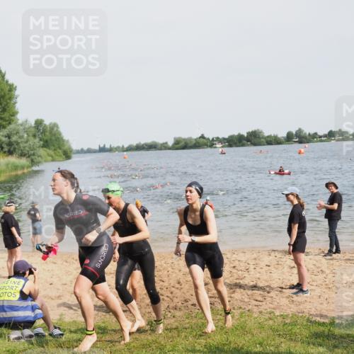 21.06.2025 - 27. Vierlanden-Triathlon MichiJ http://msf.ph/oto/8013361 15.06.2026 10:15:24 Schwimmen 507, 542, 554, 579, 613, 631 meine-sportfotos.de