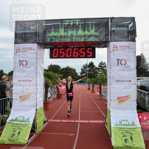 15.06.2025 - 7 Türme Triathlon Michael Strokosch http://msf.ph/oto/8013392 15.06.2025 15:06:55 Ziel 222 meine-sportfotos.de