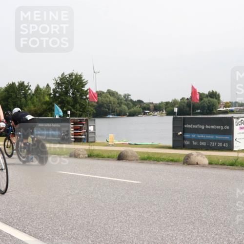15.06.2025 - 27. Vierlanden-Triathlon H.Heesch http://msf.ph/oto/8013429 15.06.2025 11:09:02 Radfahren 217, 516, 641, 769, 869 meine-sportfotos.de
