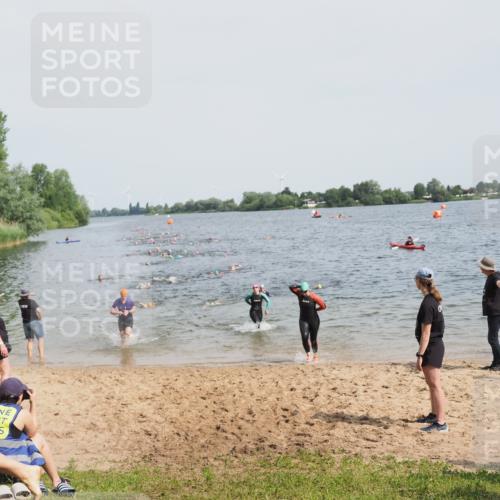21.06.2025 - 27. Vierlanden-Triathlon MichiJ http://msf.ph/oto/8013455 15.06.2026 10:15:29 Schwimmen 508, 511, 542, 554, 579, 613, 620, 631 meine-sportfotos.de