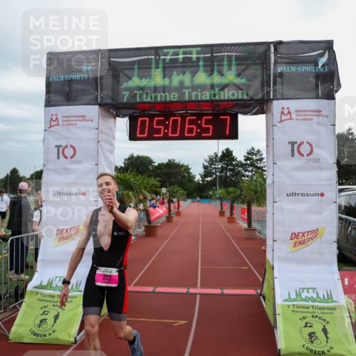 15.06.2025 - 7 Türme Triathlon Michael Strokosch http://msf.ph/oto/8013470 15.06.2025 15:06:56 Ziel 222 meine-sportfotos.de
