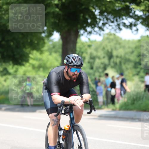 15.06.2025 - 7 Türme Triathlon Yannick Fuchs http://msf.ph/oto/8013477 15.06.2025 12:47:29 Radfahren 202, 633 meine-sportfotos.de