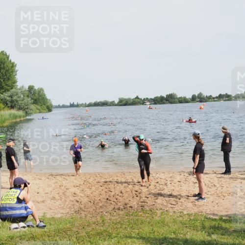 21.06.2025 - 27. Vierlanden-Triathlon MichiJ http://msf.ph/oto/8013501 15.06.2026 10:15:31 Schwimmen 508, 511, 542, 554, 613, 620, 631 meine-sportfotos.de