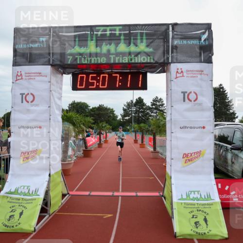 15.06.2025 - 7 Türme Triathlon Michael Strokosch http://msf.ph/oto/8013506 15.06.2025 15:07:11 Ziel 405 meine-sportfotos.de